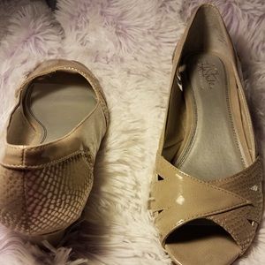 Elegant Grey Wedge Shoes